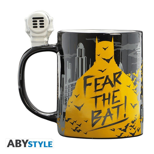 DC COMICS - Tazza 460 ml con manico 3D: "Bat-Signal & Batman"